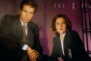 Как снимали культовый сериал "Секретные материалы": кадры со съемок и интересные факты о сериале