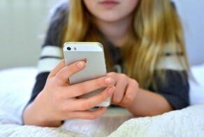 11-летняя девочка взяла телефон матери и перевела мошенникам 72 тысячи рублей, чтобы поучаствовать в розыгрыше