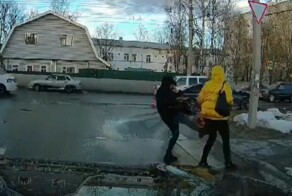 Весеннее обострение - пешеходы не поделили пешеходный переход