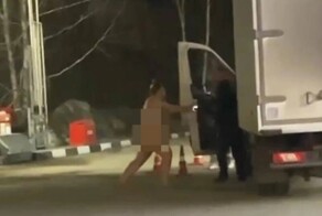 В Липецке неадекватная голая женщина  подралась с водителем грузовика