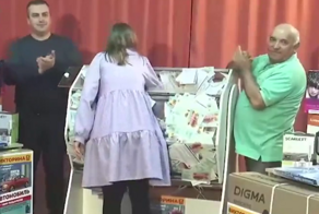 «Я хочу пожелать всем, чтобы верили в удачу!»: победителями лотереи в день выборов стали родственники её организаторов