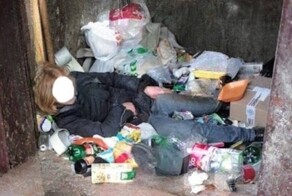 Петербуржец выбросил подругу в мусоропровод