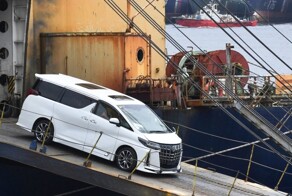Новый виток санкций - Япония запретила поставки в Россию моторных масел и аккумуляторов