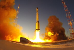 "Роскосмос" будет показывать запуски ракет на уличных экранах крупных городов России