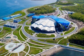 В Приморье 3-летний ребёнок упал с высоты 5 метров в океанариуме на острове Русском