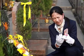 Новая профессия в Китае – специалист по поклонению могилам