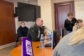 "Мы его не убьём - просто поговорим!": жители Орска потребовали встречи с губернатором, а тот приказал убрать телефоны