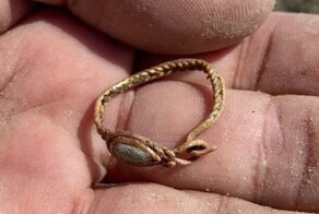 Под Керчью археологи нашли золотые украшения с Медузой Горгоной и львом