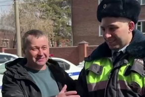 «Ребятам - огромное спасибо!»: в Иркутске полицейские спасли новорождённую девочку