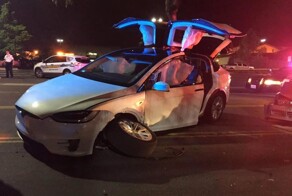 Из-за дороговизны ремонта, страховые компании предпочитают списывать электрокары