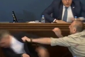 В грузинском парламенте не смогли согласовать закон об иноагентах и устроили потасовку