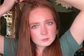 Девушка с роскошными длинными волосами