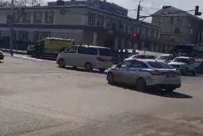 Водитель кружил на минивэне в попытке привлечь к себе внимание из-за бездействия властей