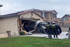 Превысил скорость и прилетел в дом