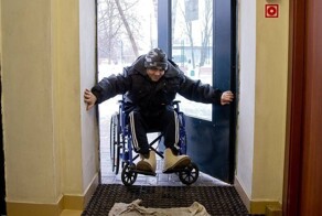 В Москве "профессиональный бездомный" лишился 10 пальцев и документов, но в итоге нашёл родственников