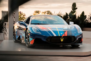 Maserati целый год раскрашивала родстер MC20. Вот что из этого вышло