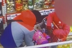 В Красноярске у родителей забрали дочь, которую они заставляли воровать алкоголь
