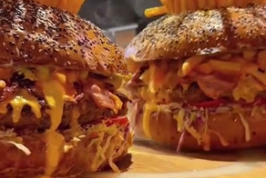 Ресторан с огромными бургерами в Дубае