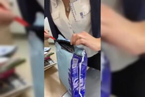 Коробка с фантиками вместо телефона