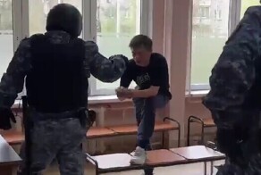 В подмосковных Люберцах неадекват вломился в лицей и устроил переполох