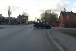 Низко пошёл, видимо к дождю