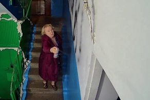 Во Владивостоке  пенсионерка разрисовала стену в подъезде нелицеприятными выражениями