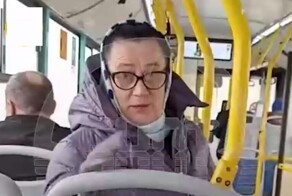 «Рот закрой своей собаке и себе». Корги стала причиной скандала в автобусе Петербурга