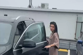 «Мой муж — прокурор города». Девушка на BMW устроила скандал на парковке Владивостока