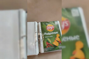 Огромная коллекция упаковок от чипсов