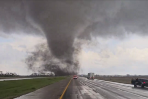 Мощные торнадо пронеслись по нескольким штатам США