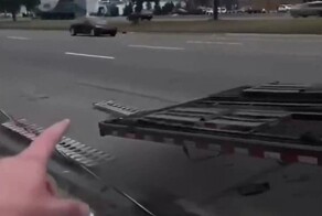 Использовал прицеп как трамплин