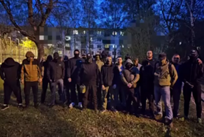 В Подмосковье активисты прогнали иностранцев с детской площадки