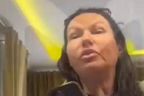 "Эта овца тут больше работать не будет!": психолог из Москвы осталась недовольна работой горничной, обругала и ударила девушку
