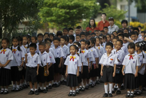 В Таиланде измеряют, достаточно ли громко ты поёшь гимн
