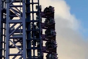 Провисели в воздухе 7 минут: посетители парка развлечений в Сочи застряли на аттракционе