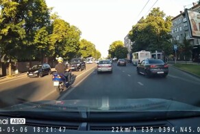 Что один, что другой, оба "молодцы"