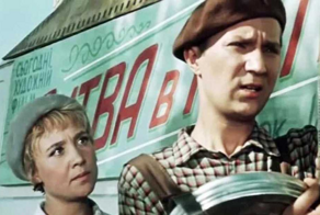 Жестокий розыгрыш Румянцевой, город без света и пьяный петух: как снимали «Королеву бензоколонки»