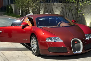 Гиперкар Bugatti Veyron 2007 года выставили на продажу в Москве