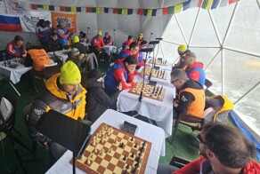 Российские шахматисты провели первый в мире турнир на Эвересте