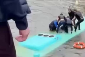В Питере автобус с пассажирами попал в ДТП и рухнул в реку