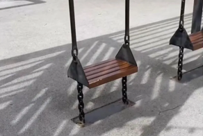 Суровые челябинские качели