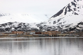 Брошенный город - Пирамида (25 фото)