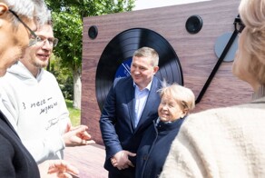 «Стояла задача провести мероприятие, освоить бюджет и отчитаться»: в Волгограде развалился арт-объект в сквере Александры Пахмутовой вскоре после его открытия