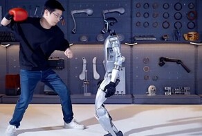 Китайцы показали гибкого, ловкого и устойчивого робота-гуманоида