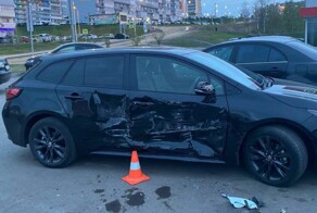 Пьяный подросток из Красноярска угнал машину родителей и протаранил десять авто