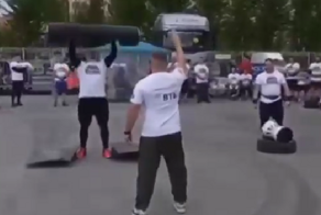 В Тюмени сотрудник МЧС умер после поднятия тяжестей на соревнованиях силачей