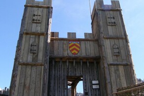 Замок Маунтфитчет – седая древность в современном прочтении