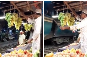 Уличный торговец на страже товара