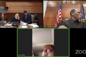 Мужчина подключился к судебному заседанию в Zoom, при этом находясь за рулём