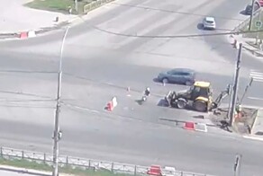 С самого начала у него был какой-то план...